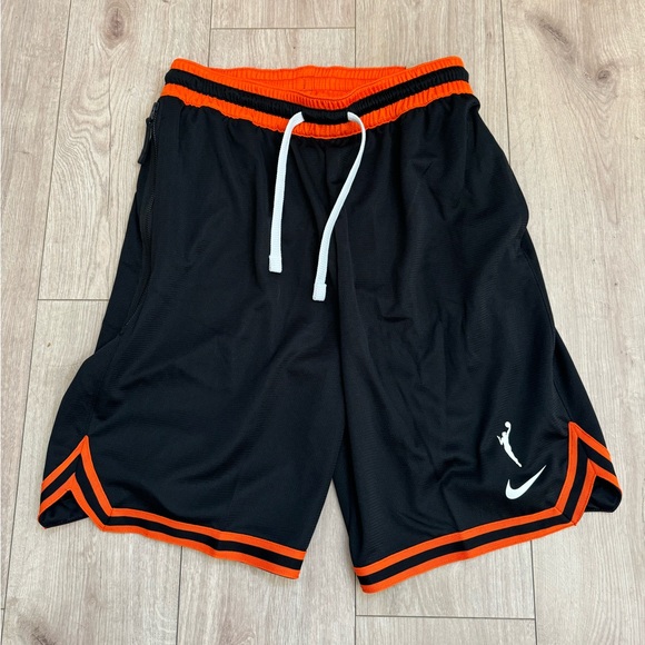 Nike WNBA Nike Loose Fit Shorts - Picture 1 of 3